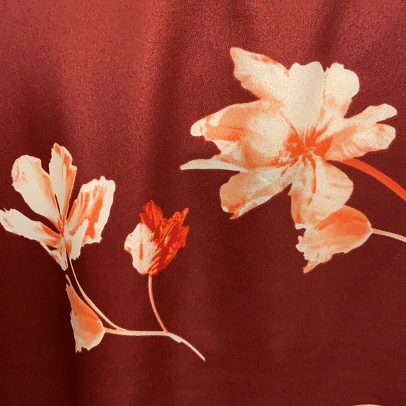 28. Lauren Ralph Lauren Blouse in Deep Crimson &Floral - Picture 9 of 10